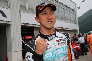 5月の第2戦岡山でポールポジションを獲得した石浦宏明(P.MU/CERUMO・INGING)