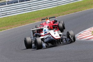 阪口晴南(HFDP RACING F312)、牧野任祐(TODA FIGHTEX)