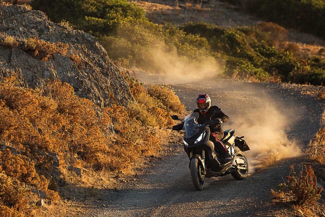 ホンダが量産を決定した新型二輪車『X-ADV』