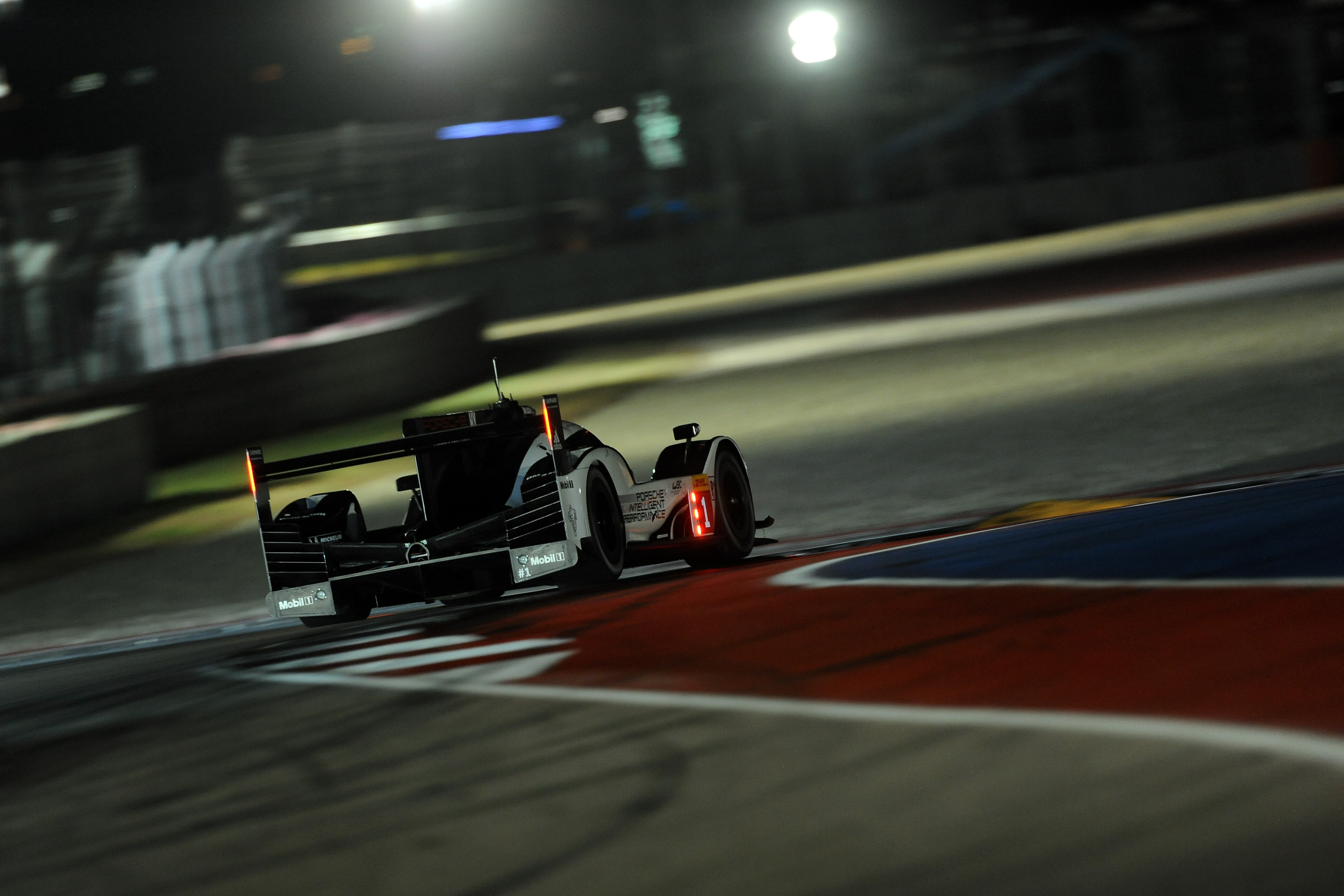 ティモ・ベルンハルト／マーク・ウェバー／ブランドン・ハートレー組1号車ポルシェ919ハイブリッド