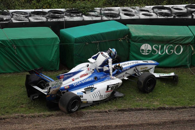 クラッシュしたウィリアム・ブラー（KONDO RACING）