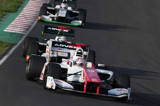 VANTELIN TEAM TOM'S勢の猛攻をしのいだ野尻智紀（DOCOMO TEAM DANDELION RACING）