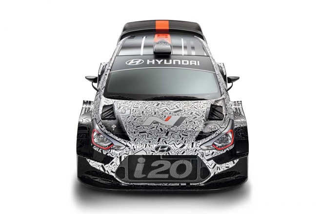 17年規定に沿って、マシンの全幅が広げられた17年型i20 WRC