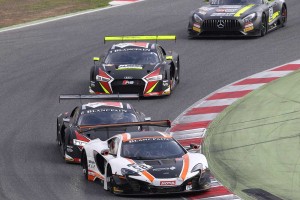 ポイント圏外でレースを終えた58号車マクラーレン650S GT3