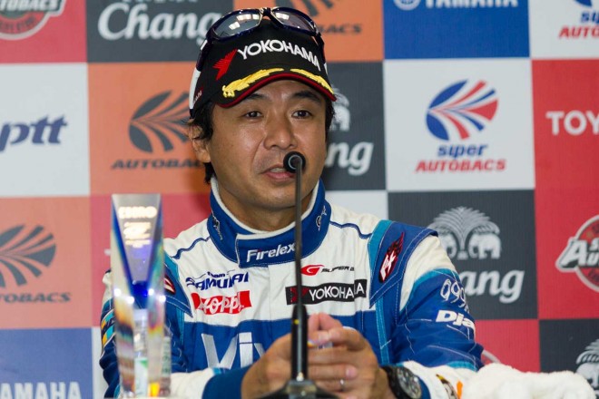 スーパーGT第7戦タイ GT300ポールポジションの土屋武士（VivaC 86 MC）