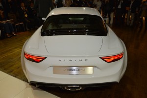 アルピーヌ『ビジョン』のリヤビュー