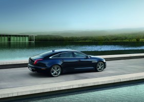 ボディカラーは「シージアムブルー」を含む3色を追加し全19色