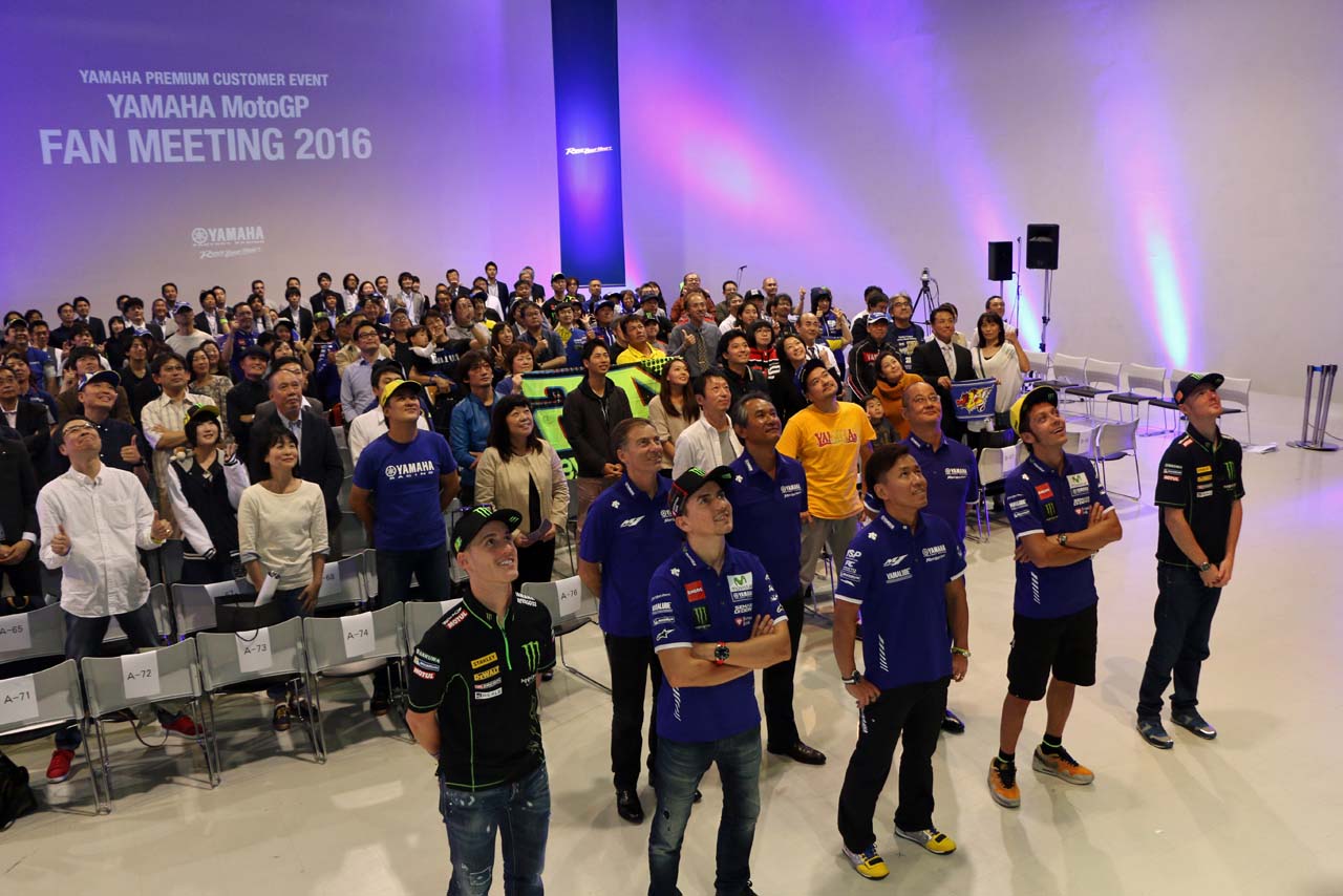 集合写真撮影の様子