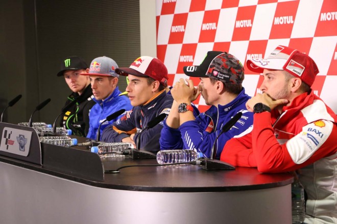 プレスカンファレンスの様子