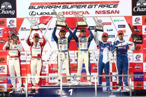 優勝を飾ったWedsSport ADVAN RC Fの関口雄飛／国本雄資