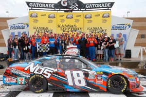 ポール・トゥ・ウィンで今季9勝目を挙げたカイル・ブッシュ