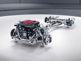 4マティックは左ハンドルのみ、という伝統は変わらず