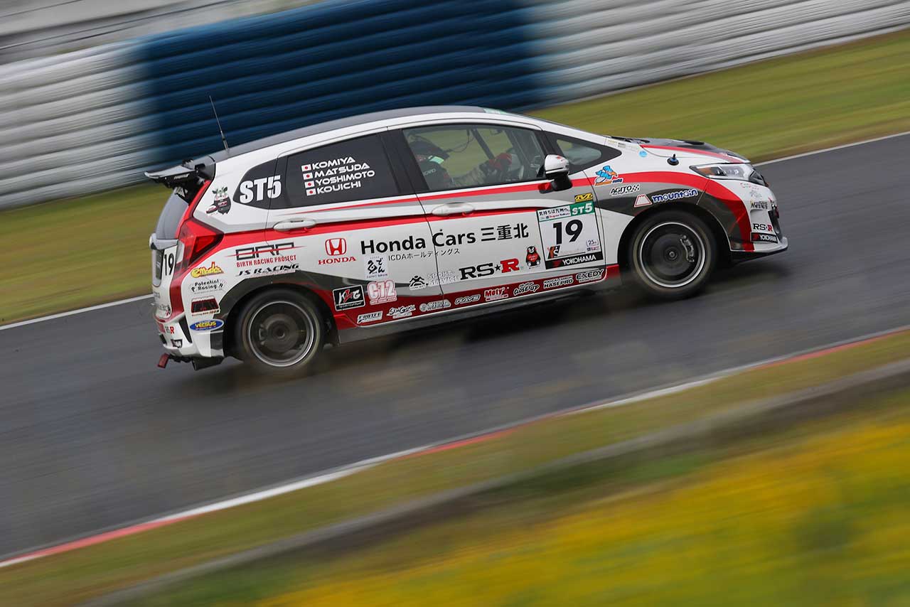 スーパー耐久第5戦岡山 ST-5クラスで今季2勝目を飾ったBRP★J’S RACINGホンダカーズ三重北FIT
