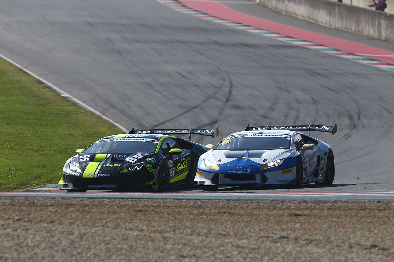 ニコラス・コスタ／根本悠生組106号車ランボルギーニ・ウラカン