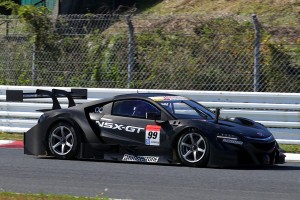 オートポリスを走行するホンダNSX-GT