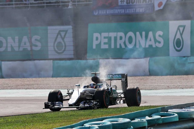 マレーシアGPでリタイアしたハミルトン
