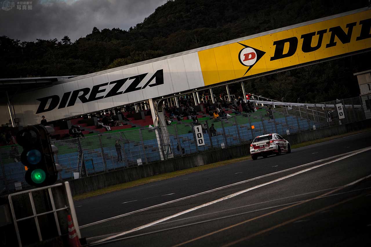 ビズキューブレーシング ランサーX