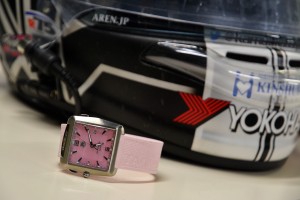 小林可夢偉が着用するピンクのタグ・ホイヤー。錦織圭や香川真司と同モデルだ。