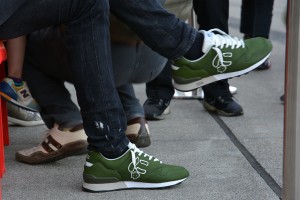 ロッテラーのスニーカーを良く見ると、『にゅ』の文字が。