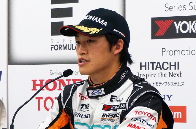 スーパーフォーミュラ鈴鹿 決勝レース1を制してランク首位に浮上した国本雄資（P.MU／CERUMO・INGING）