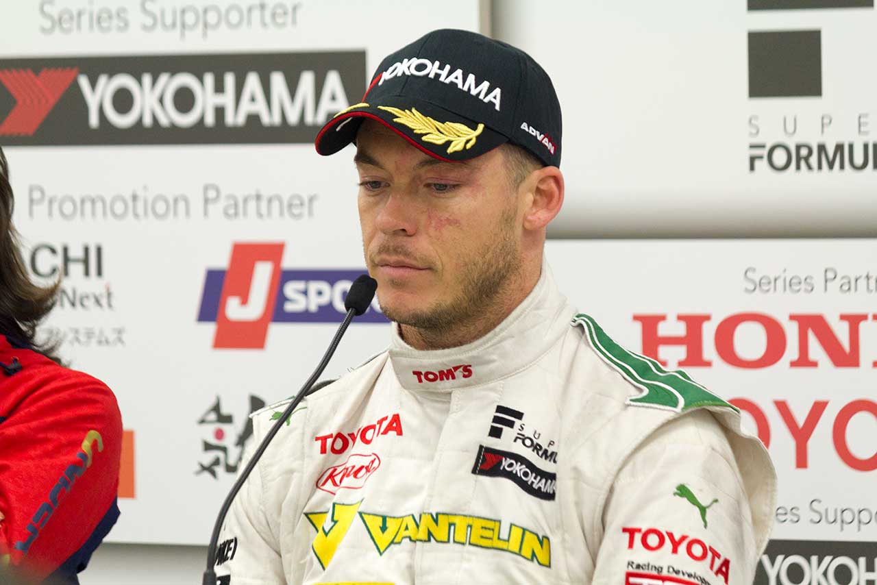 スーパーフォーミュラ第7戦鈴鹿の決勝レース2で、2位表彰台を獲得したアンドレ・ロッテラー（VANTELIN TEAM TOM'S）