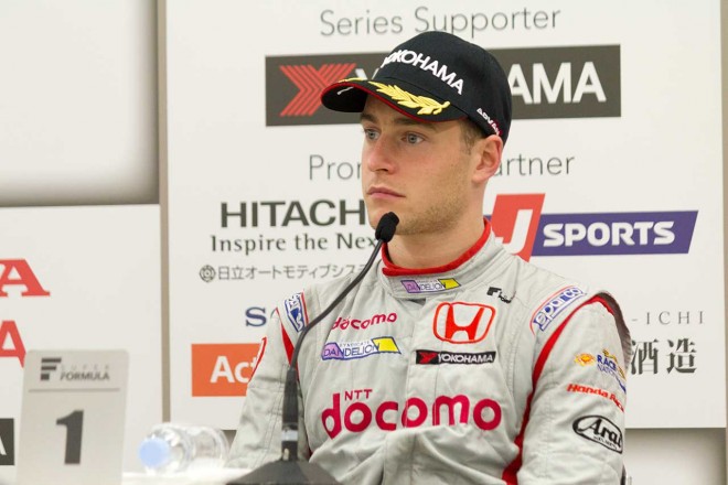スーパーフォーミュラ第7戦鈴鹿の決勝レース2で優勝したストフェル・バンドーン（DOCOMO TEAM DANDELION RACING）