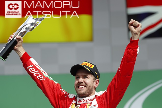 Shots!──ビール片手に盛り上がる満員のスタジアム＠メキシコGP3回目