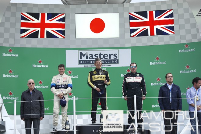 Shots!──ビール片手に盛り上がる満員のスタジアム＠メキシコGP3回目