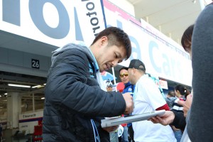 最終戦は負傷欠場もピットウォークではファンサービスを行っていた清成龍一