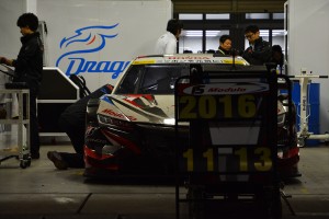 スーパーGT第8戦もてぎのレース後、メンテナンスを受けるドラゴ モデューロ NSX CONCEPT-GT
