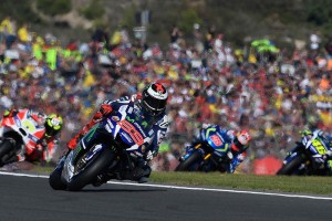 ポールスタートのJ・ロレンソは、一度もトップの座を譲ることなくそのままゴールした