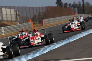 宮田莉朋はチャンピオンがかかった最終戦では、25番手スタートから追い上げて11位フィニッシュ