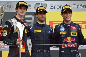 第63回マカオグランプリの予選レース表彰台