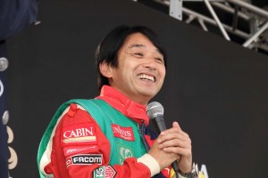 マシントラブルでデモ走行参加は叶わなかった片山右京もトークショーに登場。