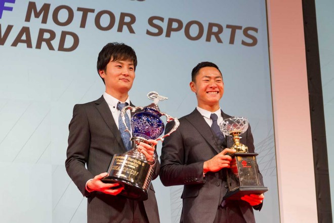 JAFモータースポーツアワード2016に出席した全日本F3チャンピオンの山下健太とF3-Nチャンピオンの片山義章