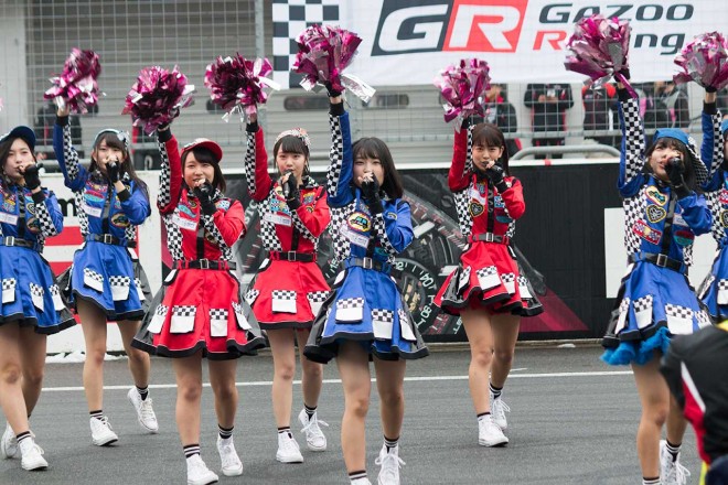 オープニングセレモニーに登場したAKB48 チーム8のメンバー。