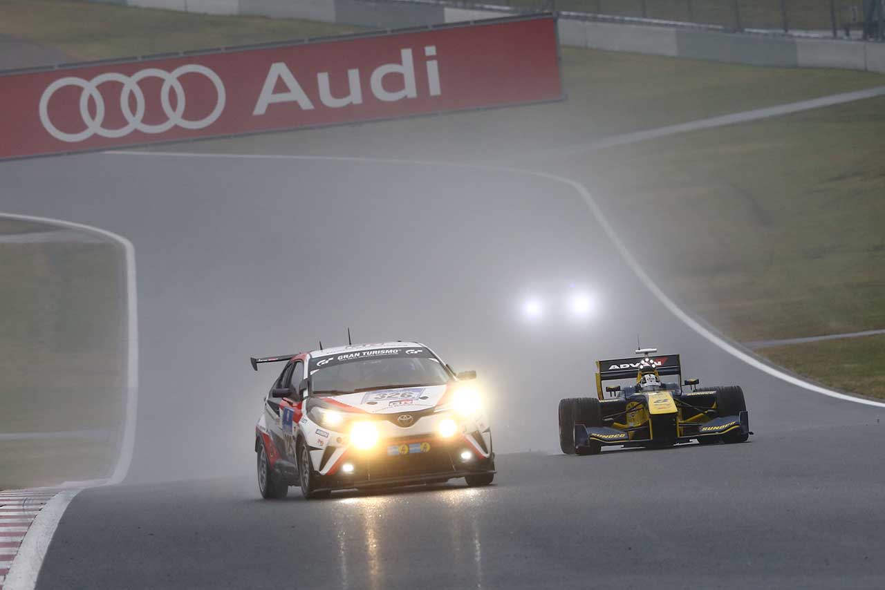 トヨタC-HR Racing