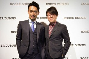 ロジェ・デュブイの旗艦店オープンセレモニーに登場した横溝直輝と水谷晃代表