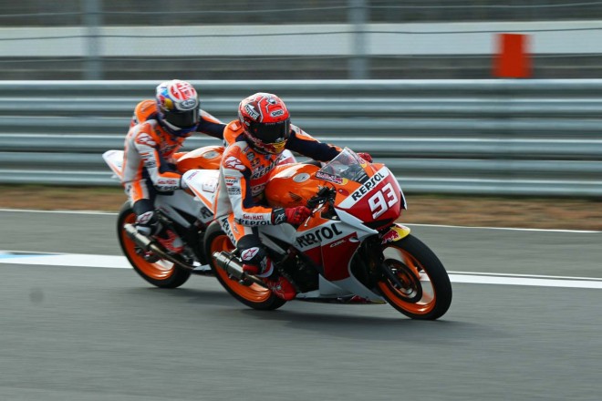 マルケスとペドロサのサイド・バイ・サイド