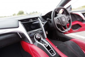 インテリアの素材には高級感、特別感をあまり感じられないのがネックか。