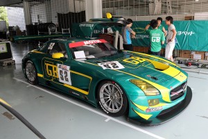 セパン12時間に向け準備を進める埼玉トヨペット・グリーンブレイブのSLS AMG GT3