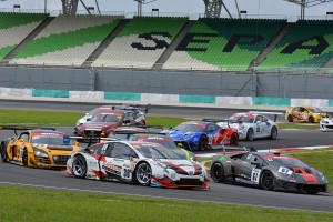 セパン12時間のスタートシーン