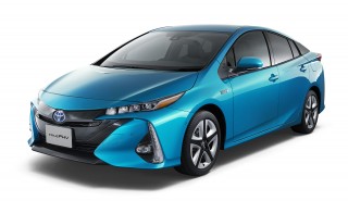 新システムのプラグイン機構を採用する「プリウスPHV」