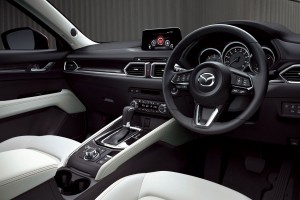 新型マツダCX-5 インテリア