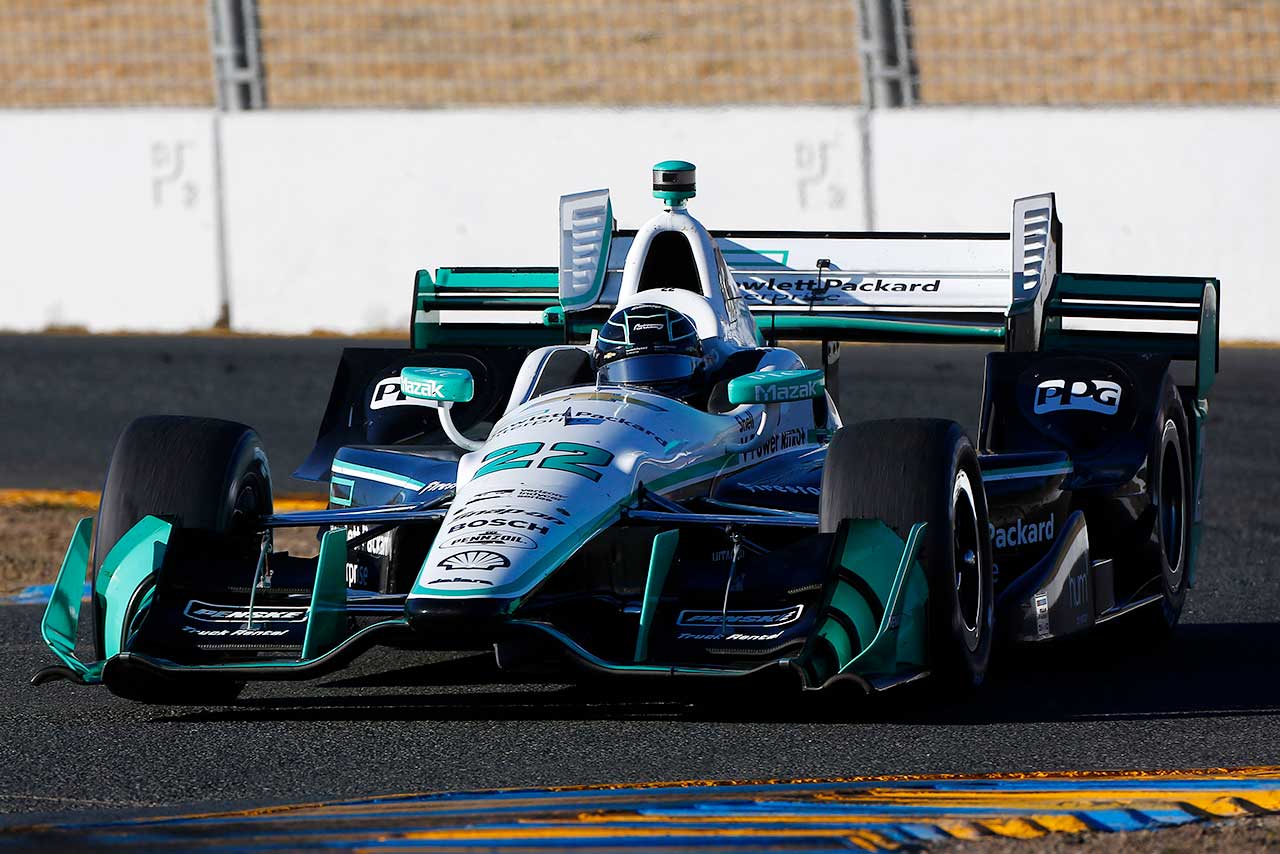 2016年シーズン、16戦中10勝という圧倒的成績を残したチーム・ペンスキー