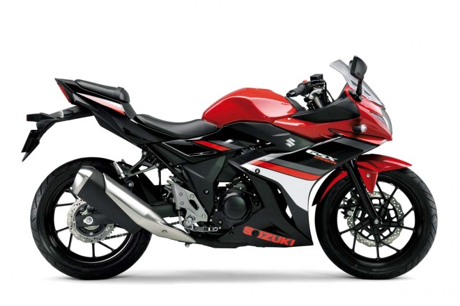 GSX250R／キャンディカーディナルレッド、パールネブラーブラック