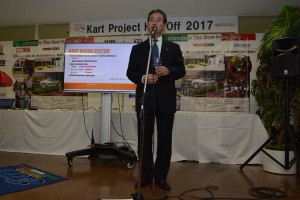 あいさつするニスモ片桐隆夫社長