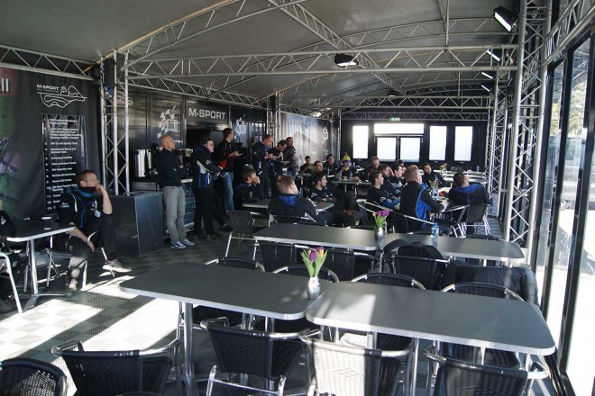 中に入ると、結構広いです。