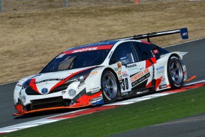 セパン12時間のステッカーのまま富士を走ったTOYOTA PRIUS apr GT