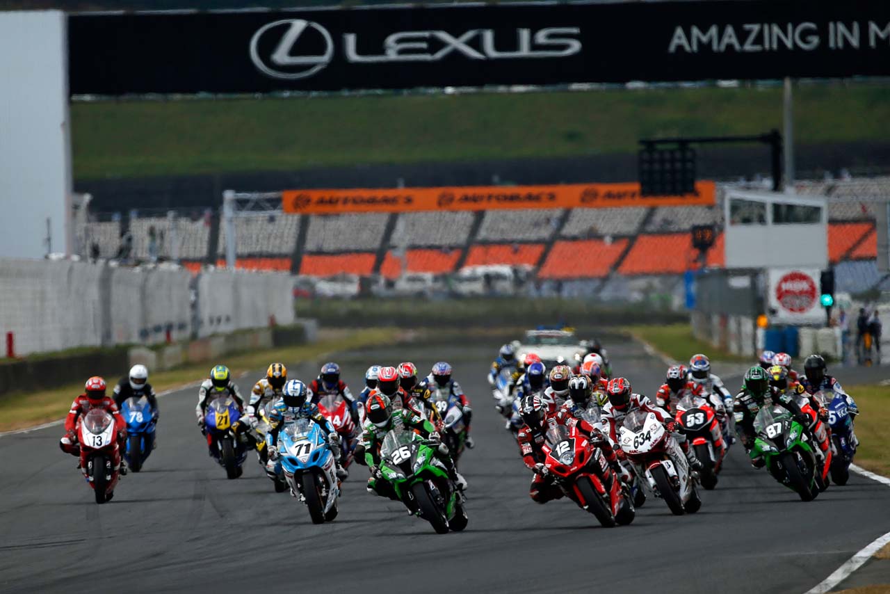 2015年全日本ロードレース選手権第6戦オートポリス　JSB1000スタートシーン